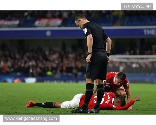 瓦拉内23分钟退赛坦言身体告急